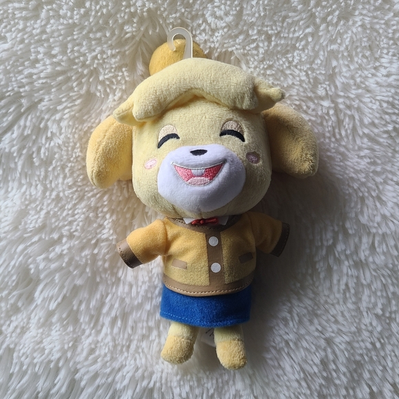 Animal Crossing Isabelle Plush - Picture 1 of 2